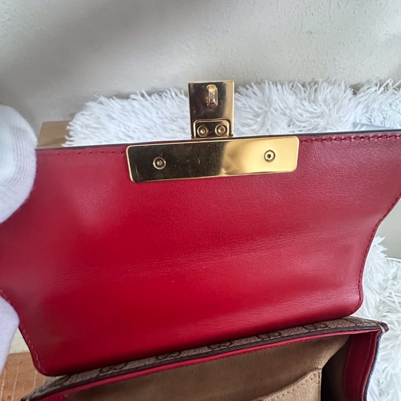 Gucci Padlock 2 way bag. W/ Box/ Dust Bag - Picture 3 of 12